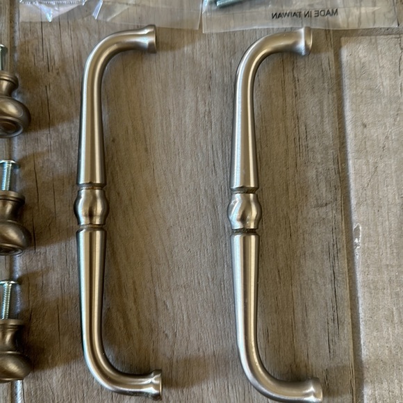 Restoration Hardware Pulls & Knobs - Picture 3 of 4